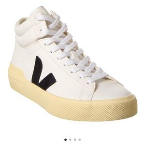 Veja Minotaur Leather Sneaker High Top White New Size 37